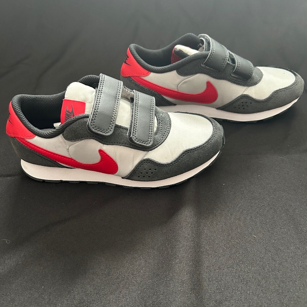 Kids Nike velcro sneakers 2y